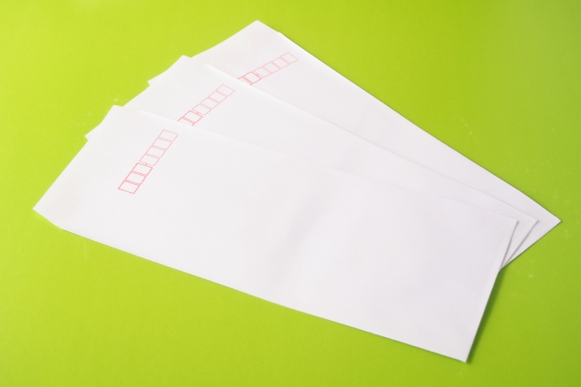 折り方 入れ方に注意 三つ折り書類の封筒への入れ方を押さえよう 封筒印刷製作所コラム