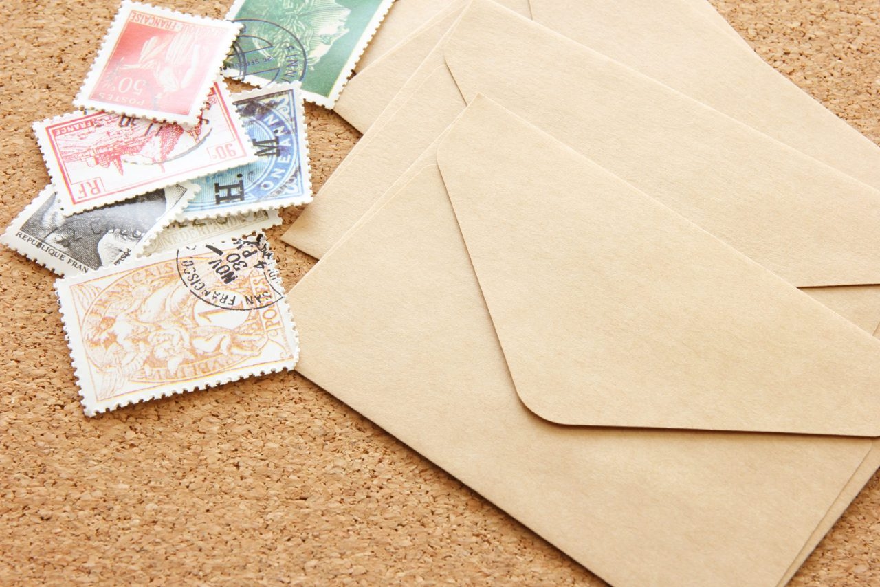 切手を貼り過ぎると失礼に 郵送金額を正しく理解しよう 封筒印刷製作所コラム